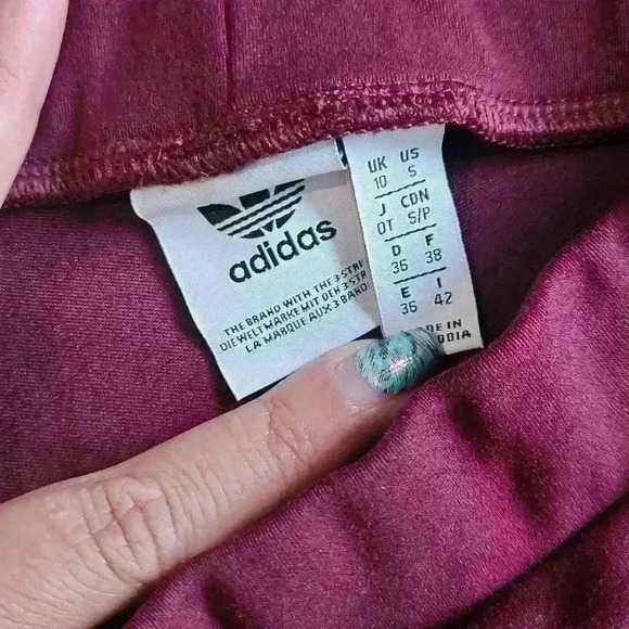 Adidas 3 Stripes Women’s Maroon Leggings - Picture 3 of 4